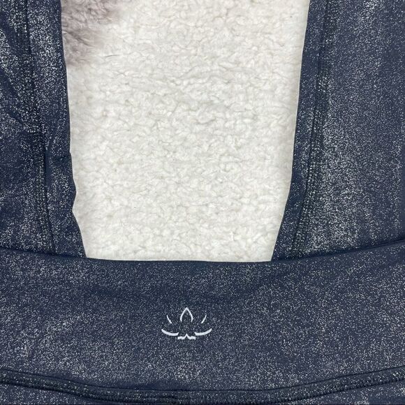 Women’s Beyond Yoga Leggings  - Picture 3 of 4